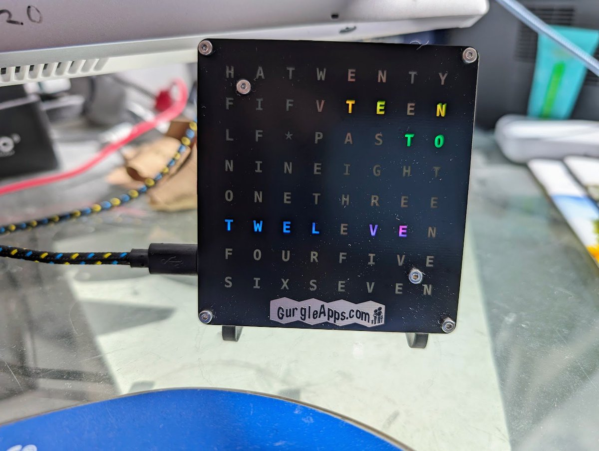 katebevan's tweet photo. Absolutely LOVE this nifty little clock now sitting on my desk - thank you, @GurgleApps, for getting it sent out to me so I could get it to play with before I head off tomorrow! https://t.co/0mEc76R3EI