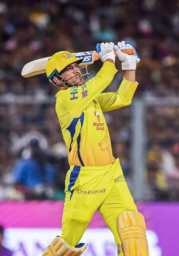 CricketPage3's tweet photo. #CSKvsSRH 

Who's side are you ?

RT for Thala      Like for Pat Cummins https://t.co/RLKSVRLEze