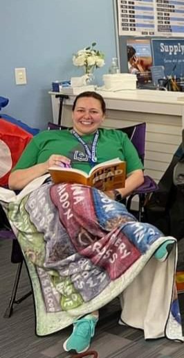MsmeadP's tweet image. Today is National School Librarians Day. We are so lucky and thankful to have one of the best! Thank you Ms. Henderson for 'all the things' you do #everyday #PelhamProud #bebrave #PythonPride #NationalSchoolLibrariansday
