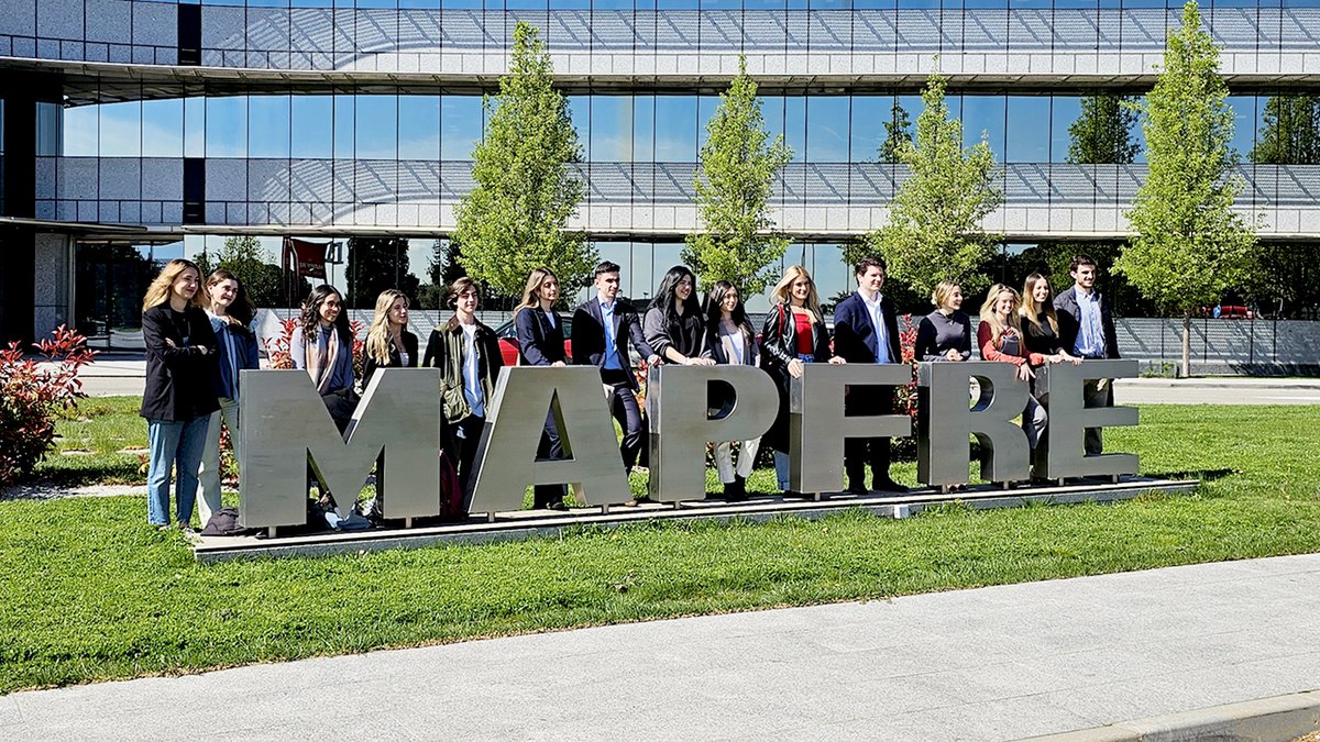 MAPFRE's tweet photo. Hoy hemos recibido la visita de los alumnos y alumnas de @CUNEF en nuestra sede social. 👋 Han podido conocer de primera mano qué puede ofrecerles #MAPFRE en su futuro académico y profesional.

#MAPFREdondeTuTiempoCobraSentido https://t.co/HcYU7kJxqR