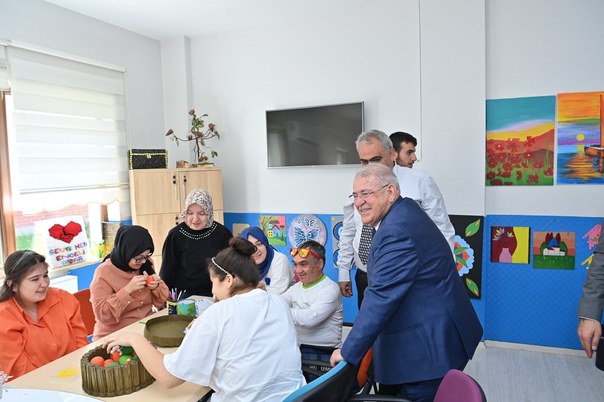 Aile ve Sosyal Hizmetler Bakanımız sn. Mahinur Özdemir Göktaş @MahinurOzdemir ve protokolümüzle Kısa Süreli Engelli Yaşam Merkezi (KIYAM) olarak şehrimize kazandırıp, Aile ve Sosyal Hizmetler Bakanlığı'mıza devrettiğimiz Onikişubat Gündüzlü Bakım Rehabilitasyon ve Aile Danışma