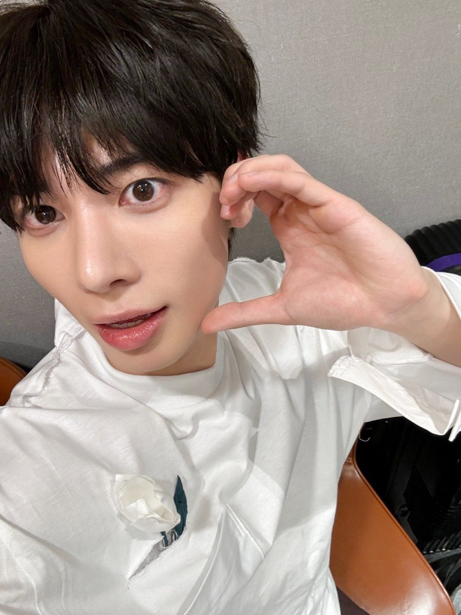 TXT_members tweet picture