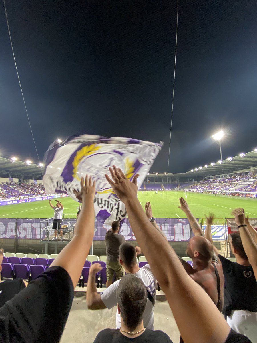 aalexfont's tweet photo. @groundhopperbcn Újpest de manual soci!!! https://t.co/mflGt98gfC