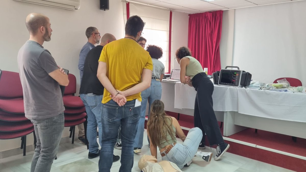 #IAVANTEsimulación imparte durante estos días un curso de Soporte Vital Avanzado #SVA dirigido a 30 profesionales de la #Medicina que perfeccionan sus competencias en este ámbito en el <a href="/comhuelva/">Colegio de Médicos de Huelva</a> <a href="/pacopepegg/">Paco Pepe Gómez</a> <a href="/AguadoJavier/">Javier Aguado Campos</a>