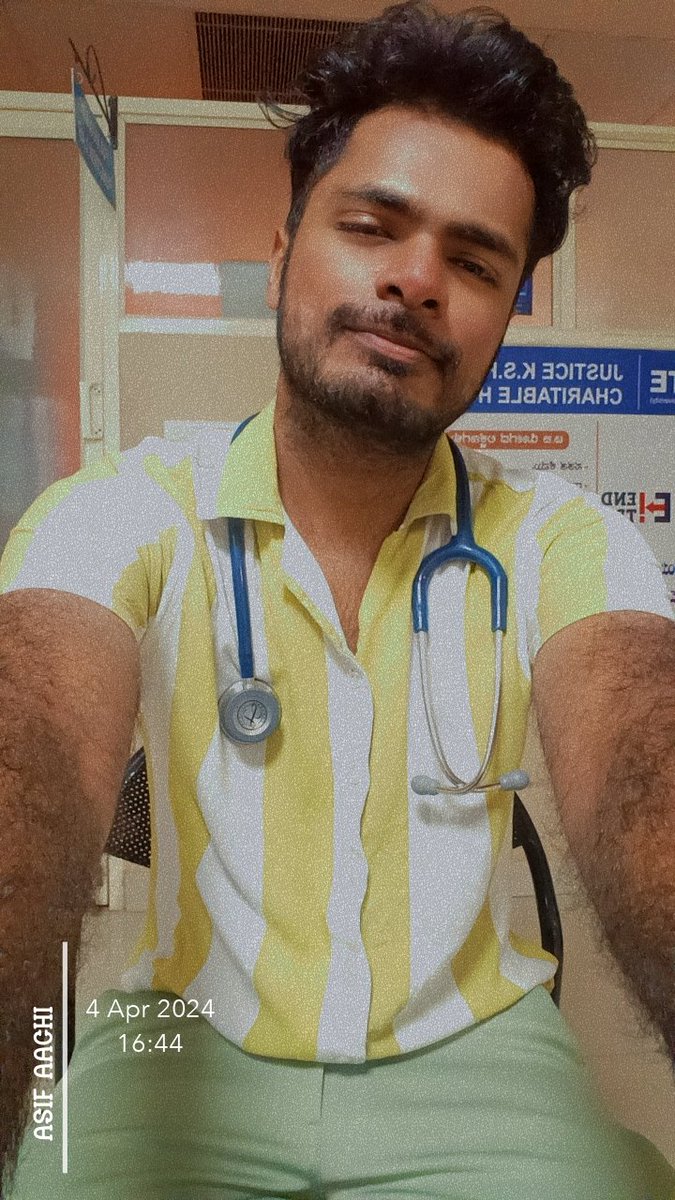 tweet_aachi's tweet photo. It's duty time.... 

#respiratorytherapy #studentlife #medico #RTLife #RT https://t.co/UsgO6KdZYk