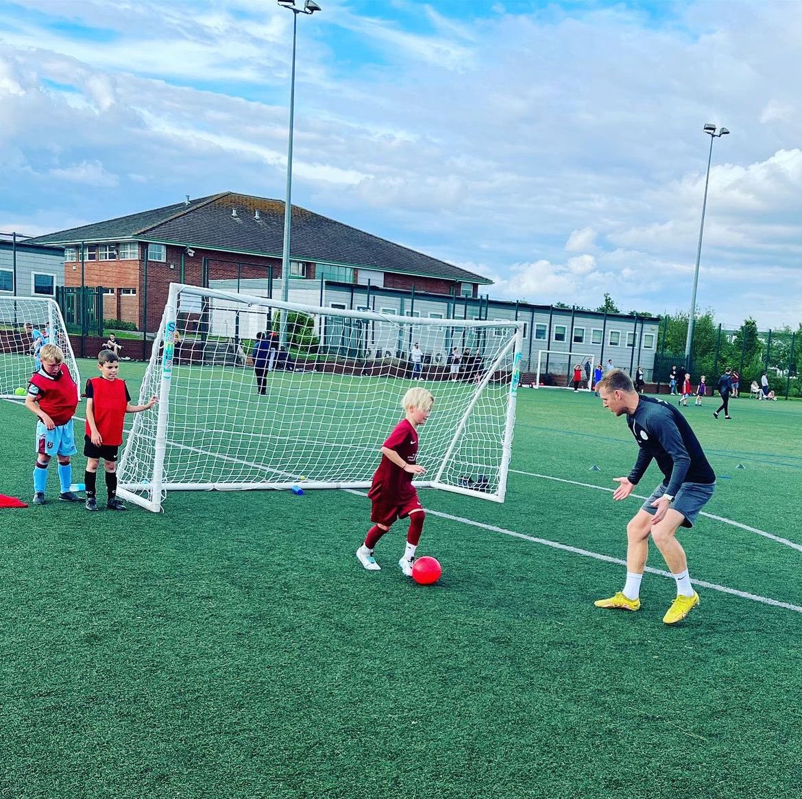 Vision_FA's tweet image. ⚽️💙POSITION SPECIFIC SESSIONS💙⚽️

We have had amazing success so far with our defending and striker coaching sessions

To join the waiting list for these sessions please get in touch
📧 info@vision-football-academy.com
💻 vision-football-academy.com