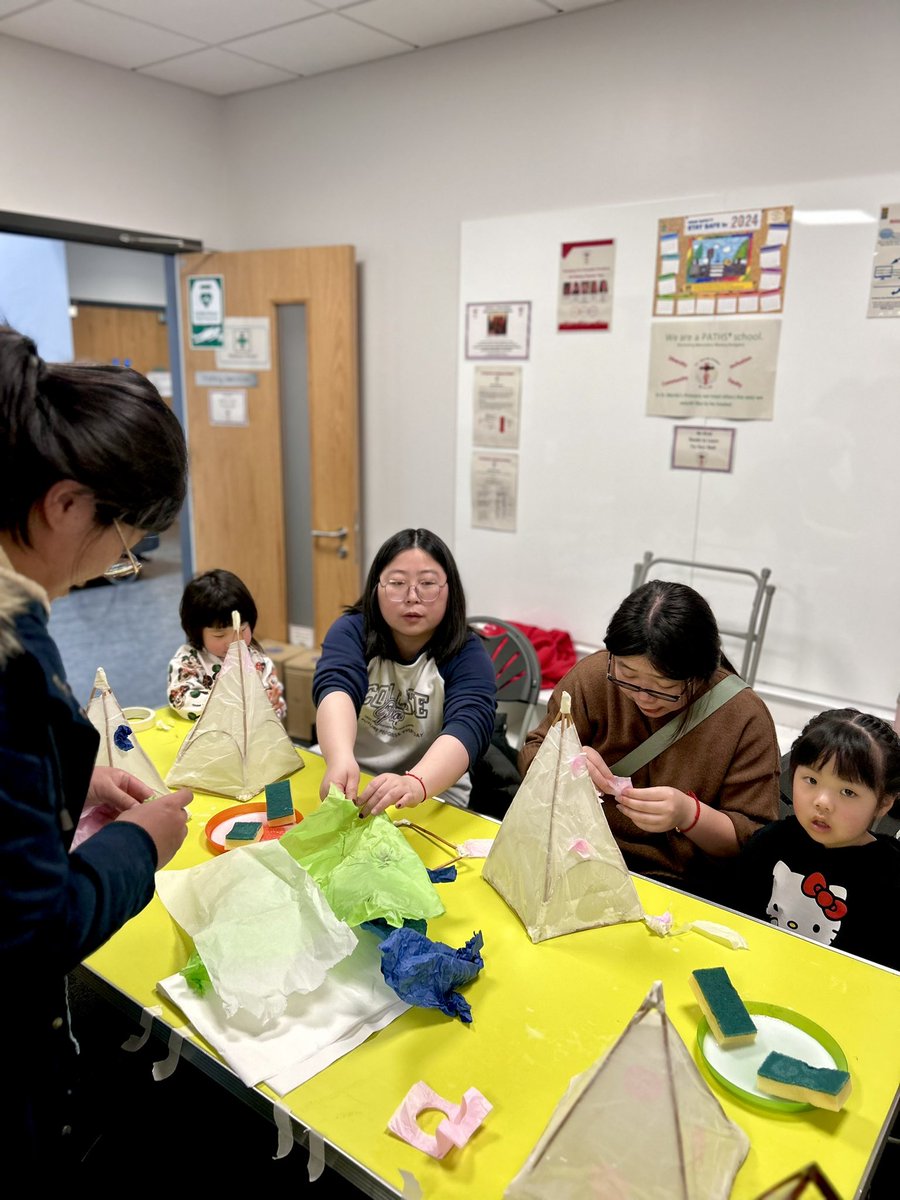 The parents of @StMartinsPSGCC created and built these beautiful willow lanterns with the @PEEK_project_ Create team during spring break!🌿 They added some smaller pieces of colourful tissue paper to make them stand out and they lit up the room with a small candle inside! 🕯️