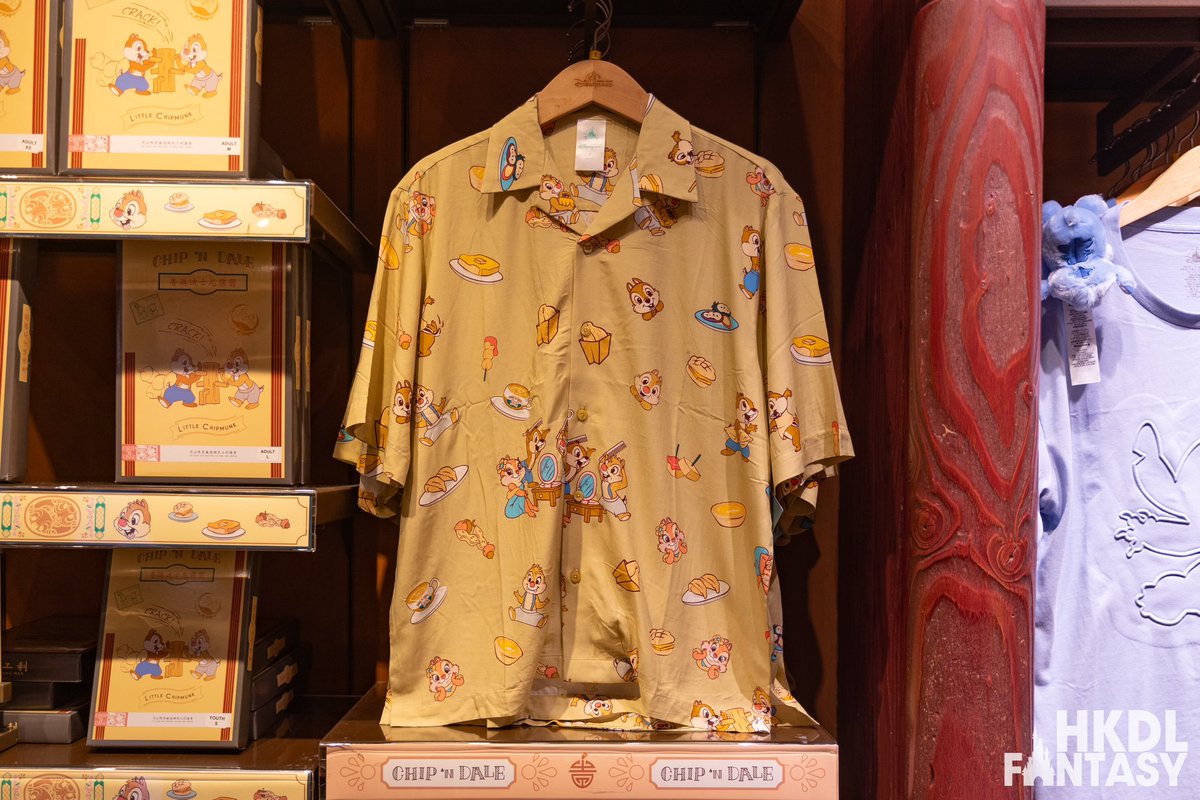 The new old Hong Kong themed Chip ‘n Dale merch collection is now available at HKDL. The collection features nostalgic old HK aesthetics and even collaborates with a local knitting brand to produce sweatshirt. #HKDL #HongKongDisneyland #hkdisneyland #disney #香港ディズニーランド