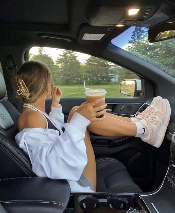 eumarasores_'s tweet photo. how does pinterest see you? search the categories lifestyle 
house or apartment 
car 
vacation

quero ser a minha skin pinterest ✨ https://t.co/9Z9NZe4Kne