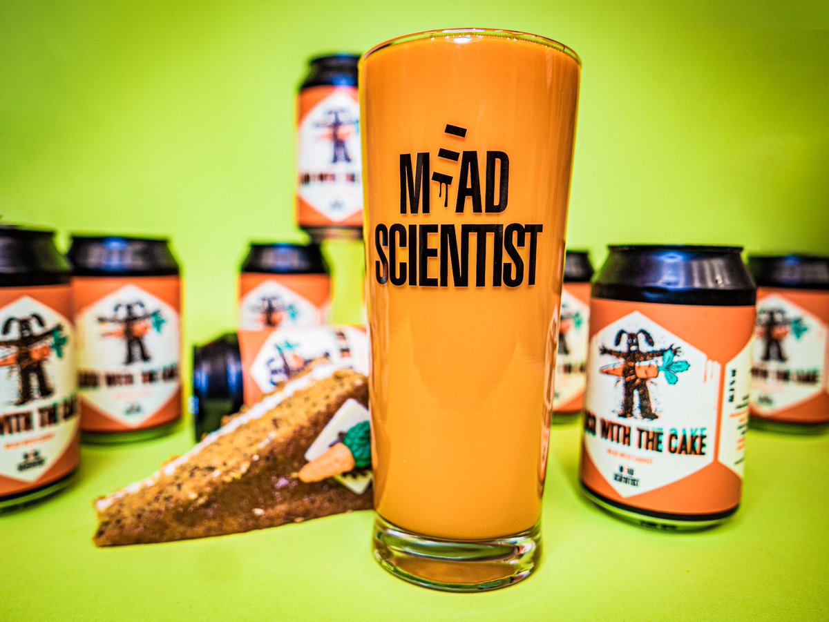 Thanks to @vaultcitybrew we are now aware that it's #InternationalCarrotDay so here's a tasty image of LOCO WITH THE CAKE carrot cake mead as another quick and cheap attempt to sell more beer... Well, mead. 🥕🥕🥕madscientist.hu/termek/loco-wi…