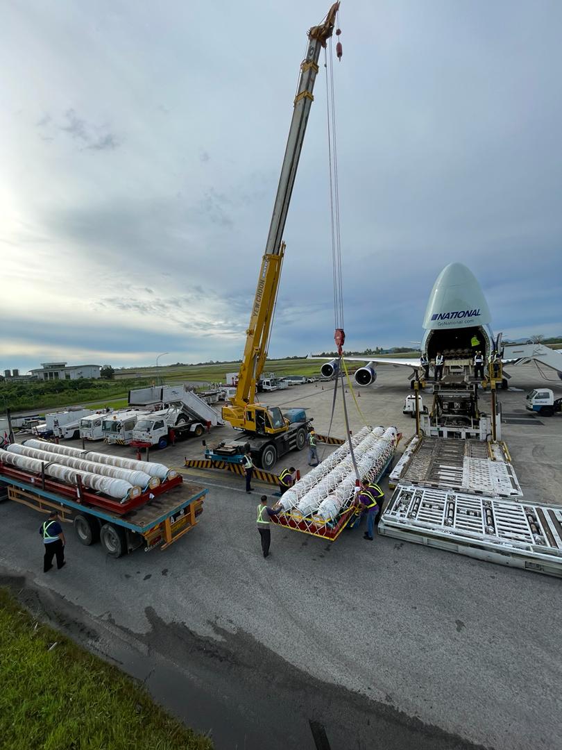 GoNationalAir's tweet photo. Our B747-400 freighters operate missions daily from airports across the globe, shipping precious cargo and bridging the gap between distance and the wishes of people. Glimpses from the latest charter flight from Italy to Malaysia on N663CA aircraft.
#WeDeliverTheWorld #GoNational https://t.co/kaTfwoSVYn