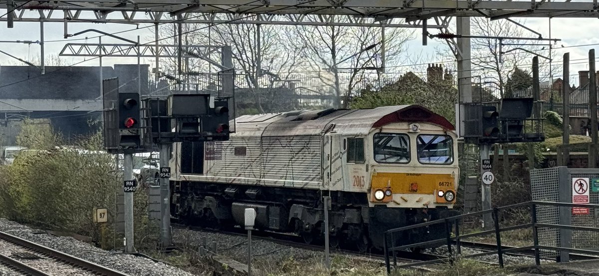 66721 @ Nuneaton X43 0928 Dagenham Dock Recp Gbrf to Garston Car Terminal Gbrf #class66