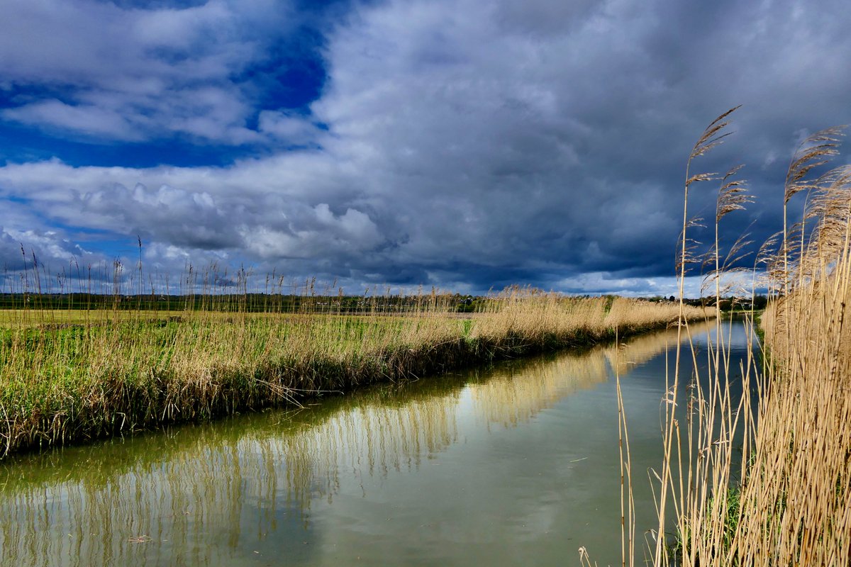 Sunshine and showers on my lunchtime walk over the Fens at Yaxley @WeatherAisling @ChrisPage90 @itvanglia