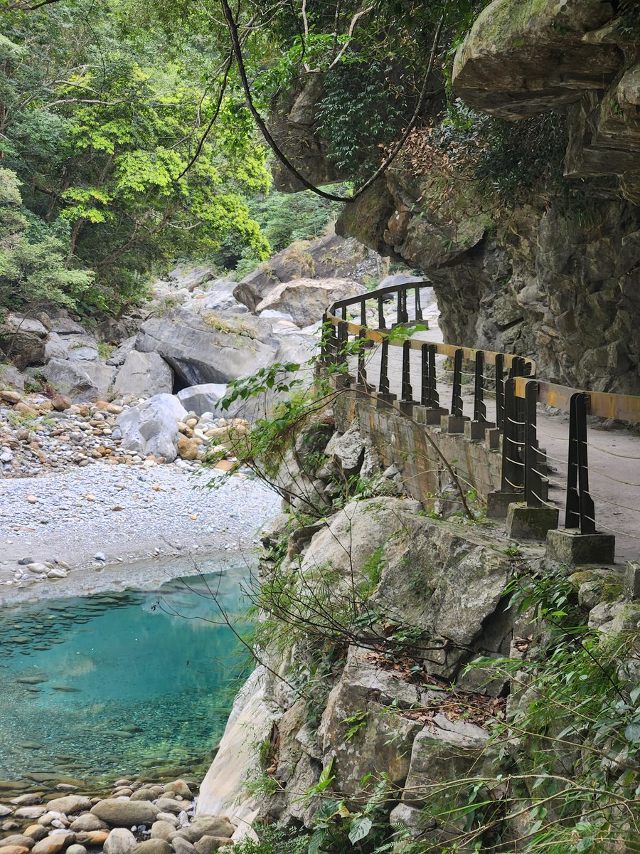 為這片美麗又充滿回憶的地方祈福
