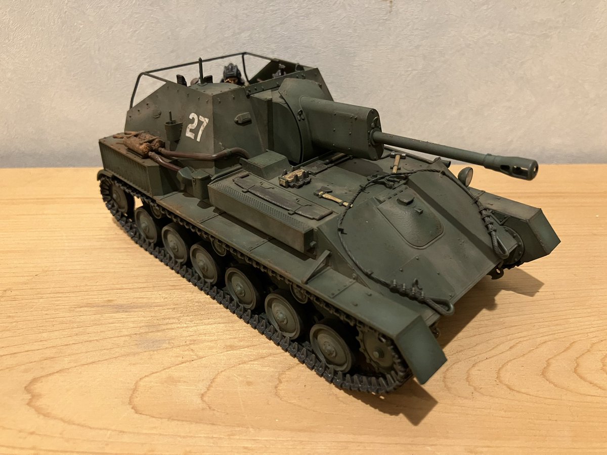C_craft_studio's tweet photo. SU-76M 完成しました!
ソ連のオープントップなんて初めて作ったなぁ。
とにかく狭い!これは狭い!よって作るのも少し大変です。ただ、少ないパーツで密度のある作品に仕上がるのでいいキットですね。
#こぎモデル #プラモデル #タミヤ #自走砲 #完成 #ソ連 #SU76 #オープントップ https://t.co/qksGfPORvd