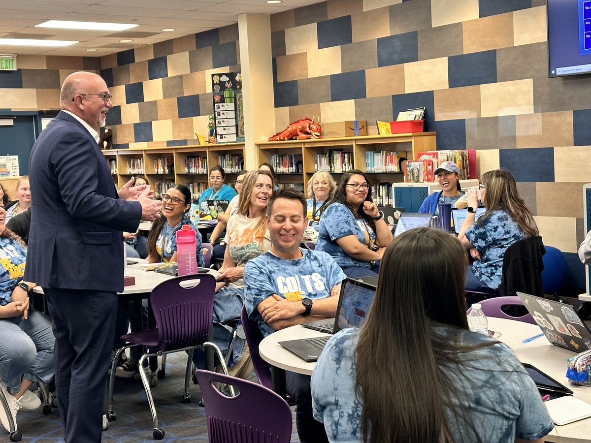 Superintendent McCormick stopped by TCE to check in with the team! Thankful for our district leadership and their ongoing support! #TCEpicAdventure #BeEpicColts #coltpride #teamvvusd @ValVerdeUSD @ValVerdeSupt