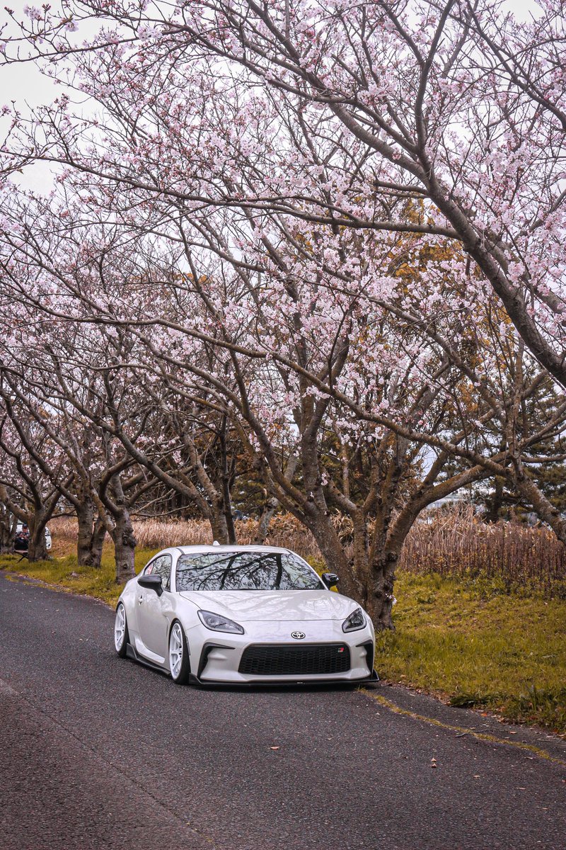 #みんなのホイール見せて
ENKEI RS05RR 18×8.5j＋42

ADVAN RACING RG4 18×9.5j＋45