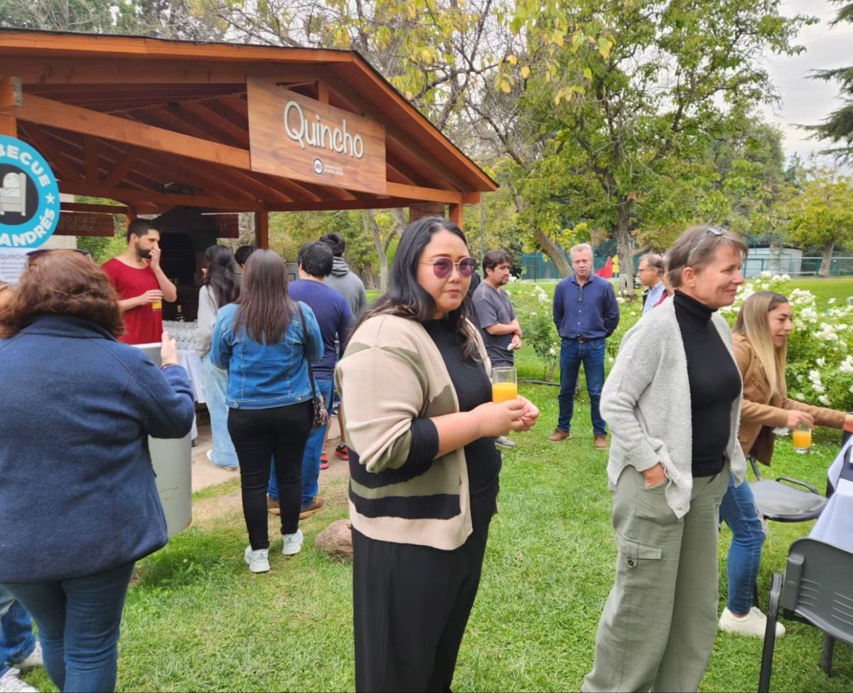 Comenzamos nuestro nuevo año académico dando la bienvenida a los nuevos estudiantes de doctorado Matías Espinoza, Valentina Araya y Pablo Rodríguez y al nuevo becario postdoctoral Dr. Ankit Kumar con una fiesta de barbacoa. deseando un año fructífero por delante
<a href="/UnabDcf/">dcf.unab</a>
