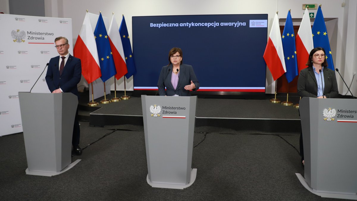 Minister zdrowia Izabela @Leszczyna: Trudno uwierzyć w uzasadnienie weta prezydenta @AndrzejDuda. Ta motywacja nie wytrzymuje zderzenia z logiką, bo żeby miała sens, prezydent powinien przygotować ustawę o zakazie współżycia seksualnego do 18 r. życia.