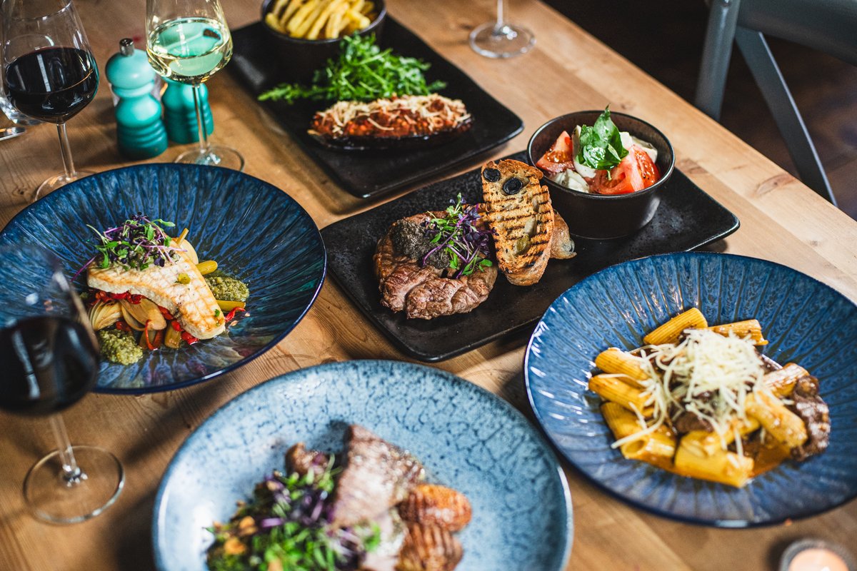 Forget the kitchen, The Trading Rooms are firing up the grill every Thursday night! Join us from 5pm for prime ribeye, sizzling lamb caprese, or peppercorn rigatoni. Veggie? The aubergine steak awaits! View the menu 👉 ow.ly/x59150R8h5Q