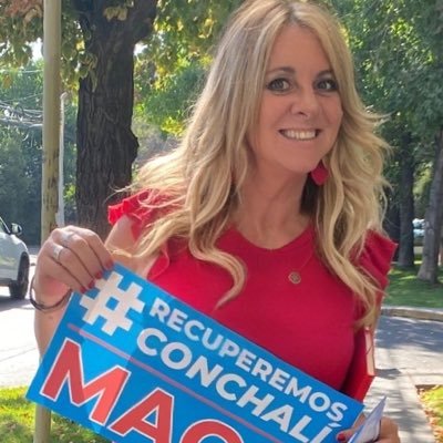 Feliz cumple a la futura alcaldesa de Conchali Macarena Garcia Huidobro🎁🎈🌹🎊🎂 @macaghuidobro Vamos Republicanos #RecuperemosChile 😃💪🇨🇱 #MesaCentral #generacion98