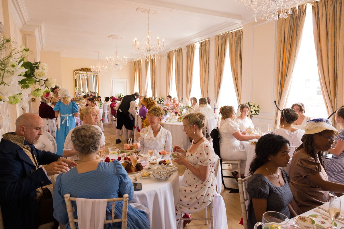 For a true Regency experience in Wiltshire, head to the Parade House in Trowbridge next Sunday. Enjoy a delicious Cream Tea, featuring scrumptious scones, cakes and sandwiches as you watch an elegant performance by the Jane Austen Dancers of Bath! visitwiltshire.co.uk/whats-on/april…