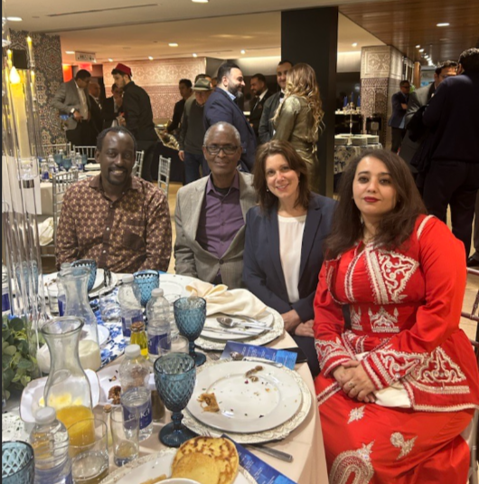 📷 Des reps du @CollegeLaCite ont eu le bonheur d'assister au Iftar du Centre culturel marocain de MTL hier soir, à l'invitation de l'ambassadrice Souriya Otmani @MoroccoOttawa. Nous lui sommes forts reconnaissants de nous avoir permis de vivre cette formidable expérience!