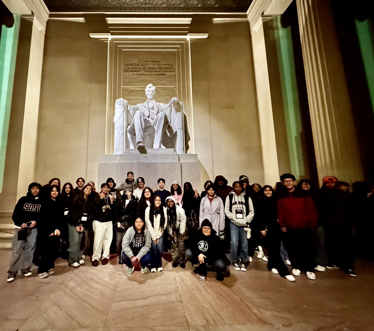 Lincoln Hornets visit the Lincoln Memorial! #dcspringbreak #travelinghornets