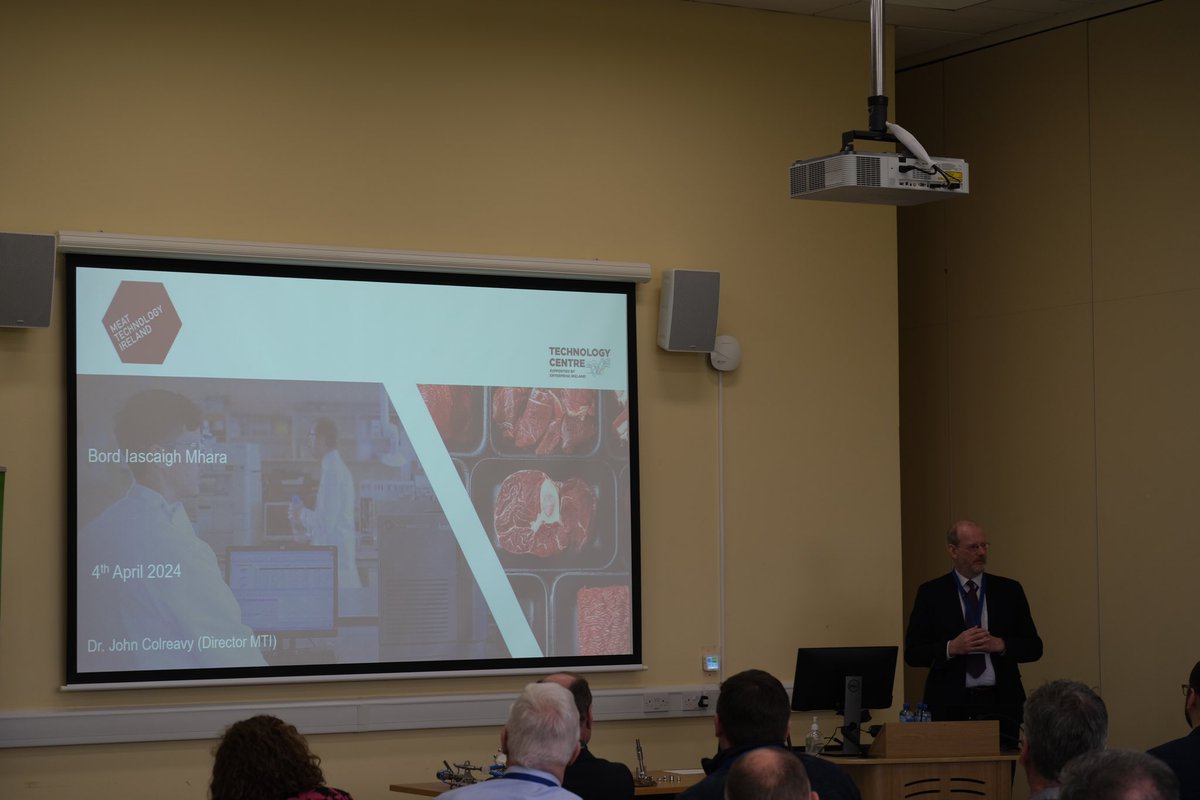 John Colreavy, Director of Meat Technology Ireland, shared experiences on industry-led digitization projects. Attendees explored strategic innovation for maximum impact. #SeafoodInnovation #BIM #Teagasc