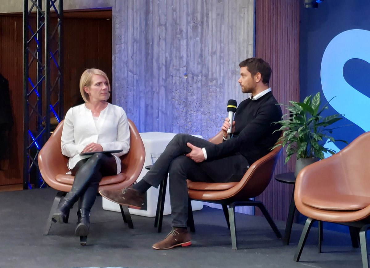 Keynote @Petersarlin på Alumnträffen: mångspråkighetsmodellen Viking är redo att användas inom AI, men vi har inte löst ännu finlandssvenska små dialekter.
<a href="/Hanken_fi/">Hanken School of Economics</a> <a href="/ArcadaUAS/">Arcada University of Applied Sciences</a> <a href="/AboAkademi/">Åbo Akademi University</a> @Aland_UAS <a href="/NoviaUAS/">Yrkeshögskolan Novia</a> <a href="/helsinkiuni/">University of Helsinki</a>