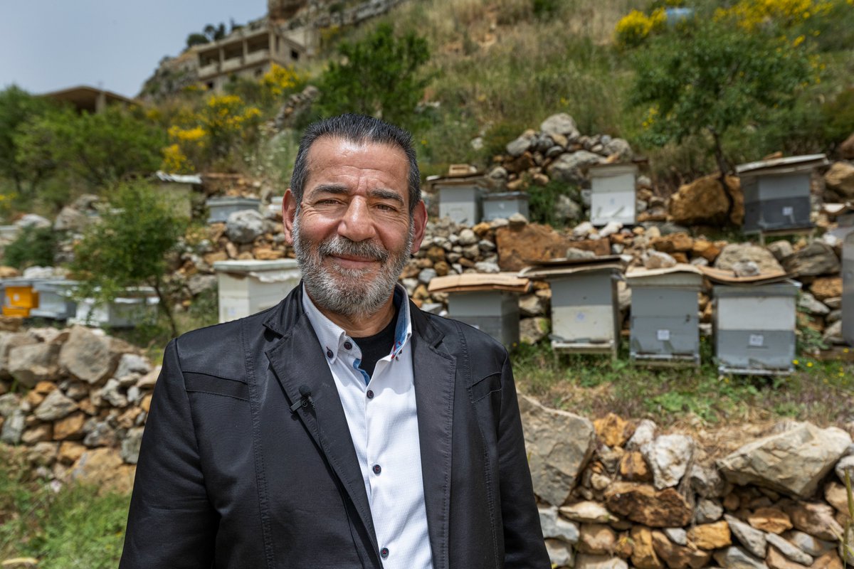 Beekeeper Shawkat lost his leg in a mine accident but didn't let it define him. With 🇰🇷@MOFAkr_eng support, he got extra beekeeping training and beehives. 'The support planted the seed for growth,' he said while admiring his work. #mineactionday 📷Arne Hodalič