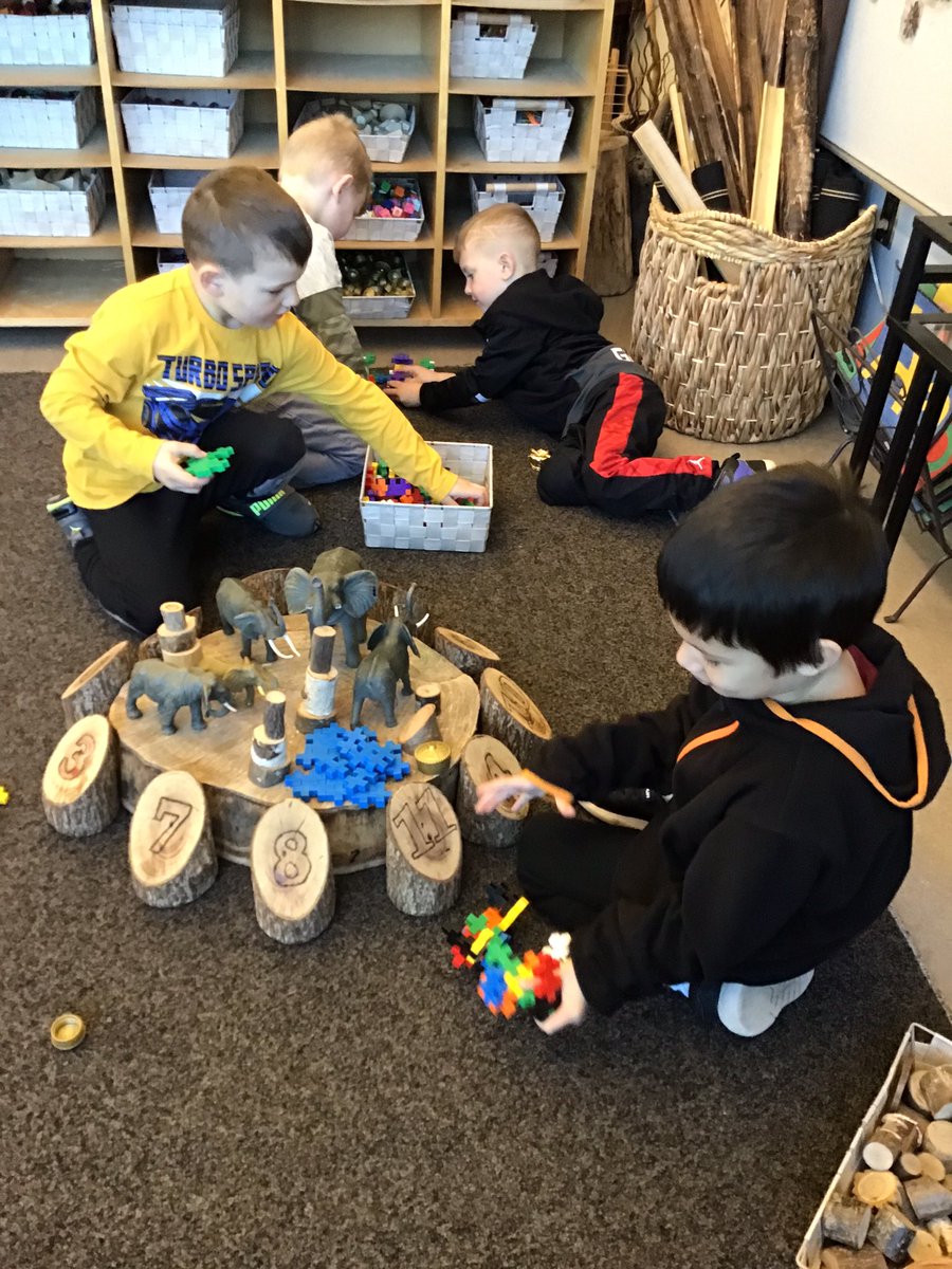 JBrentECE's tweet image. E &amp;amp; N made drones. E’s drone was a ‘master drone’ with all the powers. #FadeInFadeOut Q &amp;amp; A prompts. Why do they need powers? What are the powers used for? 
Elephant world was set up. The drones noticed the elephants needed a home and water. 
#ElevatingPlay #STEAM