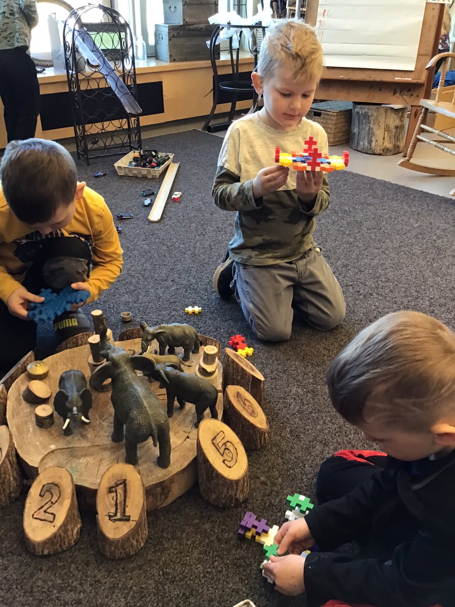 JBrentECE's tweet image. E &amp;amp; N made drones. E’s drone was a ‘master drone’ with all the powers. #FadeInFadeOut Q &amp;amp; A prompts. Why do they need powers? What are the powers used for? 
Elephant world was set up. The drones noticed the elephants needed a home and water. 
#ElevatingPlay #STEAM