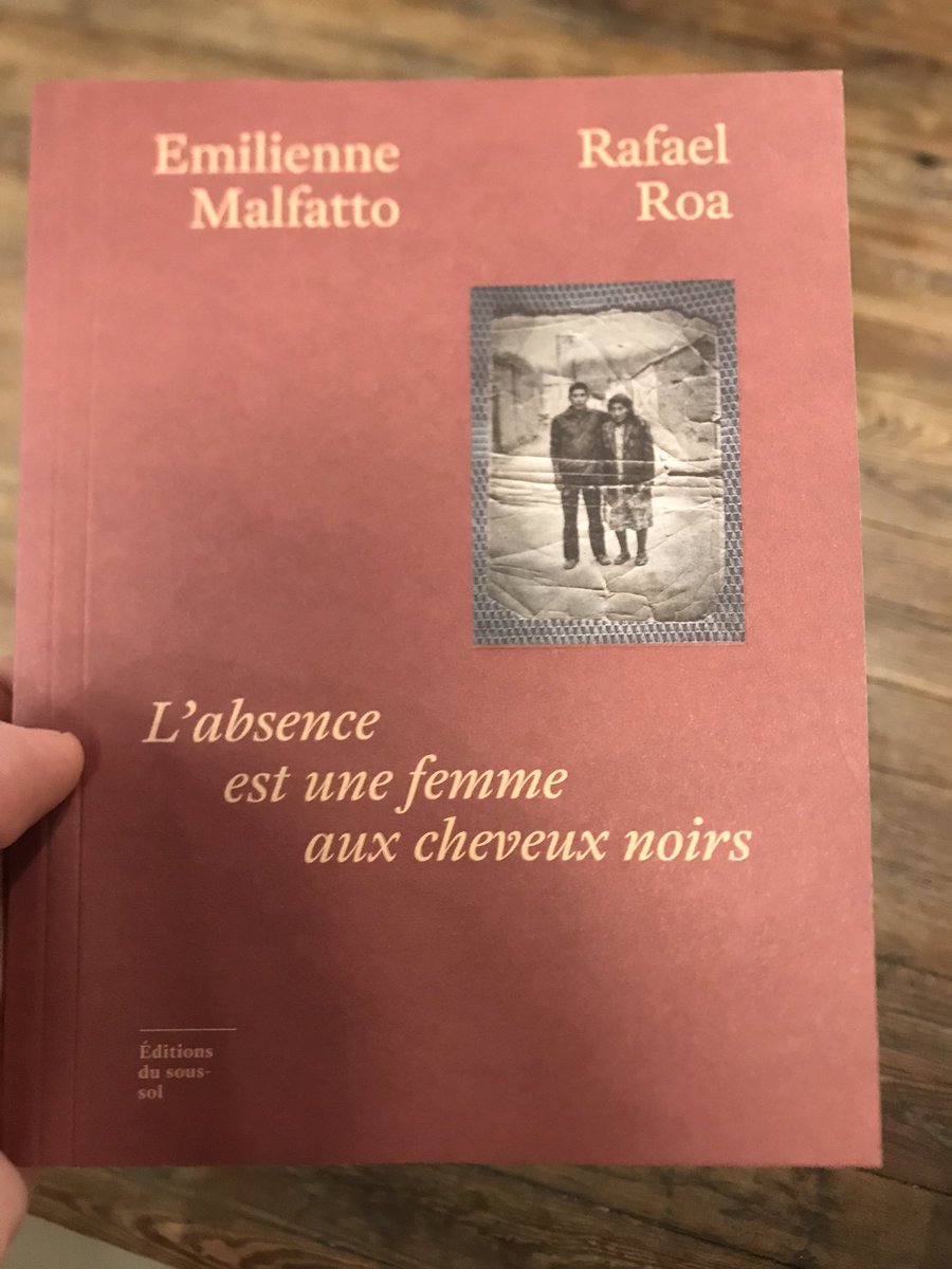 Ça sort demain aux @ed_sous_sol et ça a l’air fort, assorti de photos magnifiques, un texte poétique d’Emilienne Malfatto. Photos de Rafael Roa.