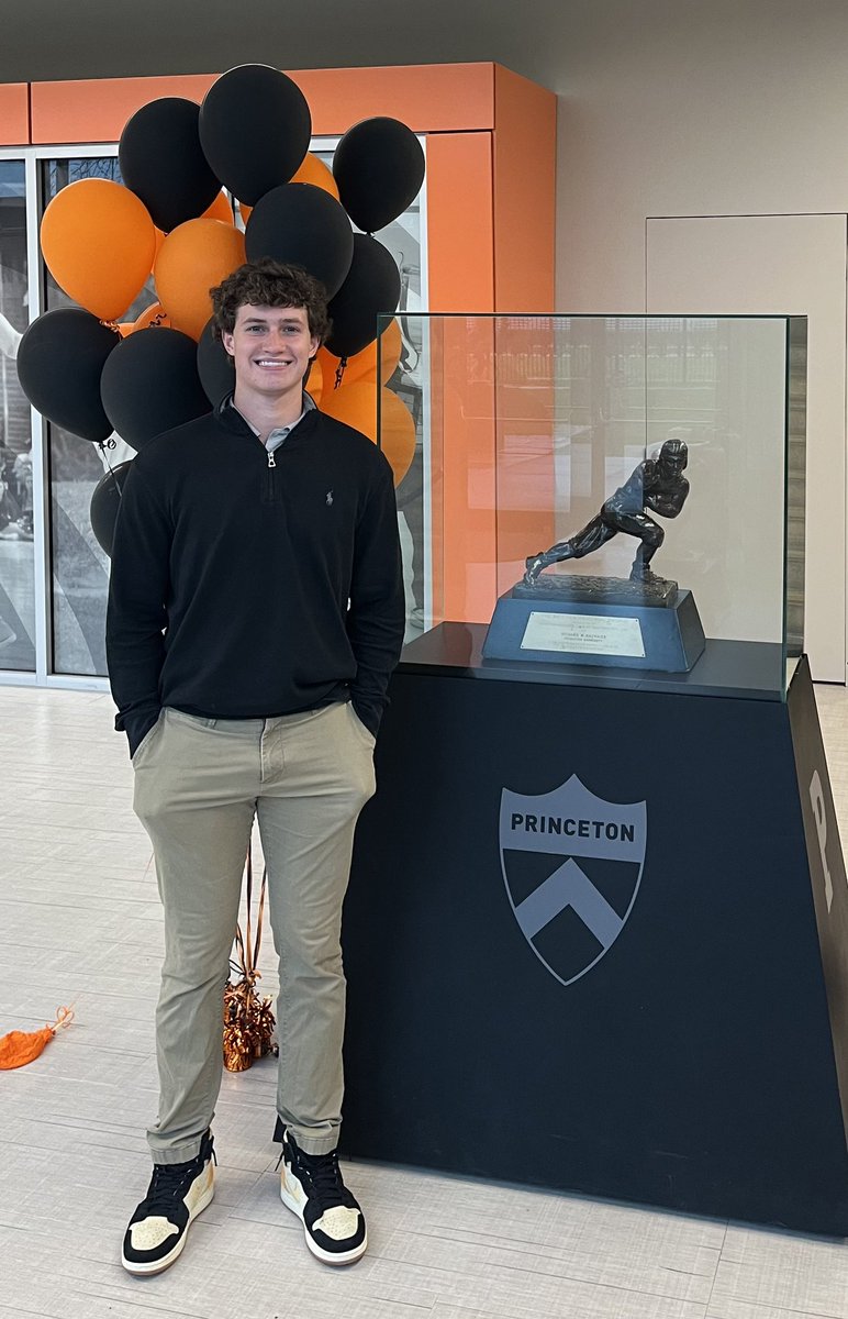 VJRay2025's tweet image. Had a great visit to @PrincetonFTBL 
Thanks to @andrew_bertz @Coach_Mende and @coachehenderson for telling me more about Princeton and showing me the facilities. 
@CoachEly64 
@RecruitGeorgia