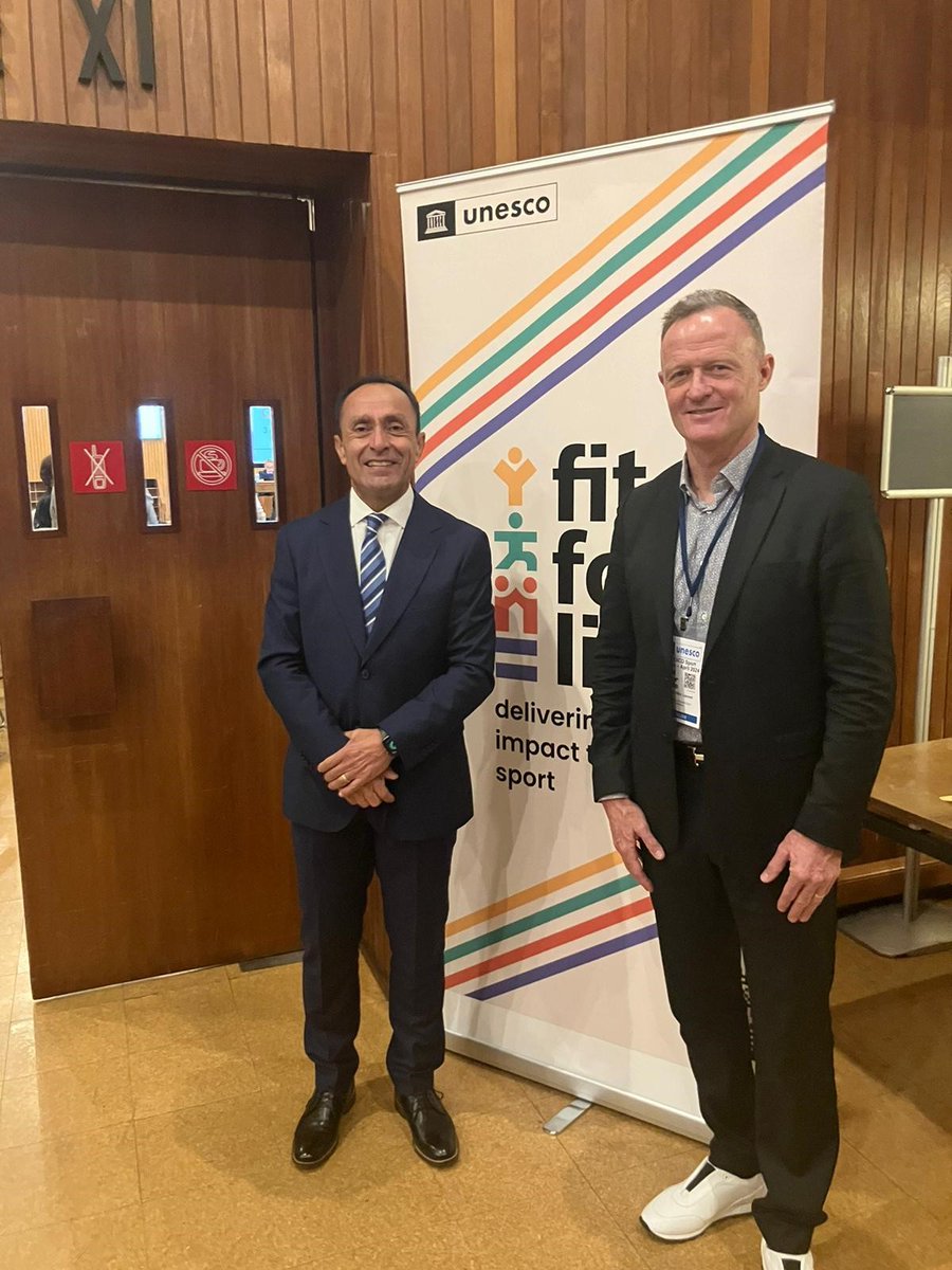 Yesterday our Pdt @lpetrynka attended the regular session of UNESCO's CIGEPS as an official observer. He met with Chile's Minister of Sport, Jaime Pizarro Herrera, who was elected Pdt in Nov 2023 for the next 2 years and initiator of the Fit for Life project.