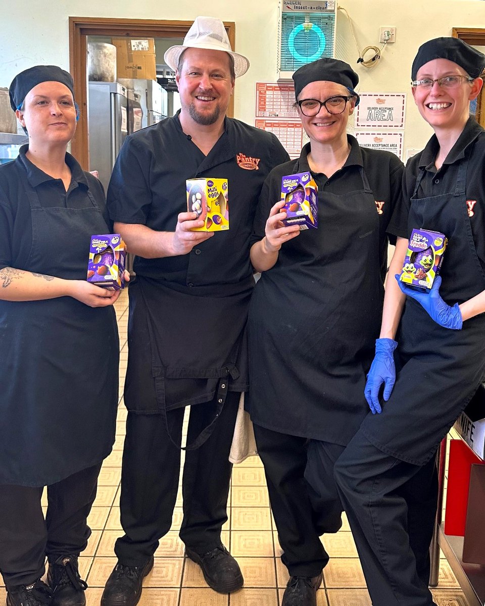 What would we do without our fantastic kitchen teams. We hope you're enjoying your Easter break (we must confess we are slightly jealous) - you truly are eggcellent! 👩‍🍳👨‍🍳 #kitchenstaff #chefs #schoolmeals #thepantry