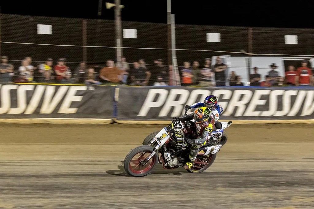 RoadDirtTV's tweet image. A fan once remarked to me, “If motorcycle racing were a rock concert, flat track would be the mosh pit.” A humorous yet apt description.

Read the full article: A Day At The Races
▸ lttr.ai/AREed

#AmericanFlatTrack #Flattrackracing #Ridelife #Roaddirt