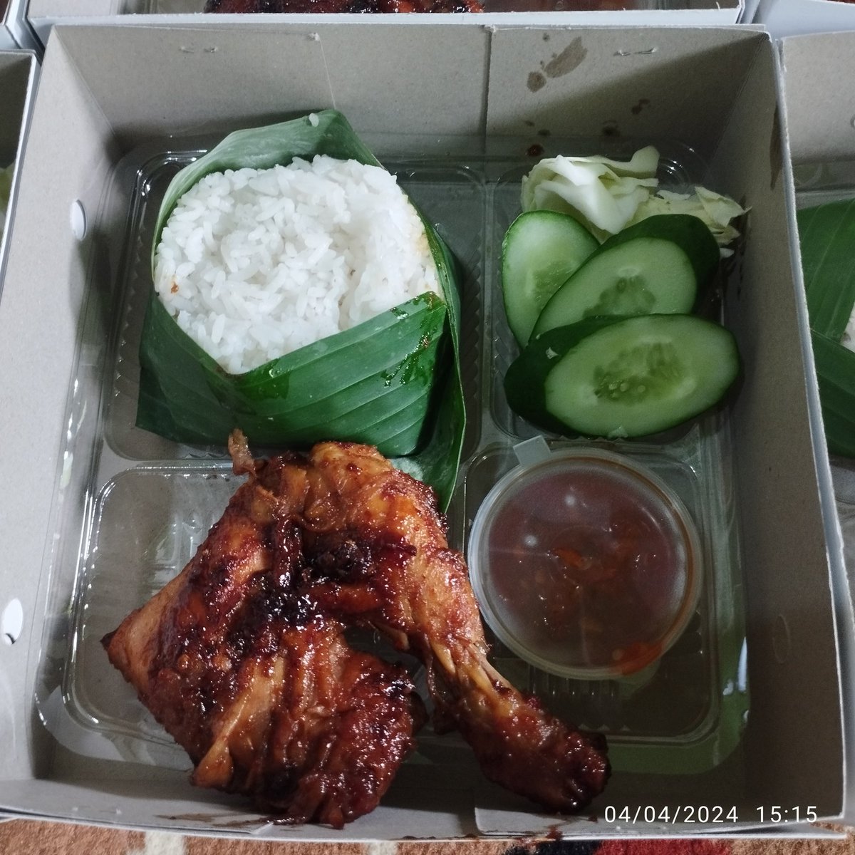 mba_bunda's tweet photo. Selamat malam dari Wonosobo Jawa Tengah.. 

#kuliner #nasibox #berbagi https://t.co/67nsrpBJrE