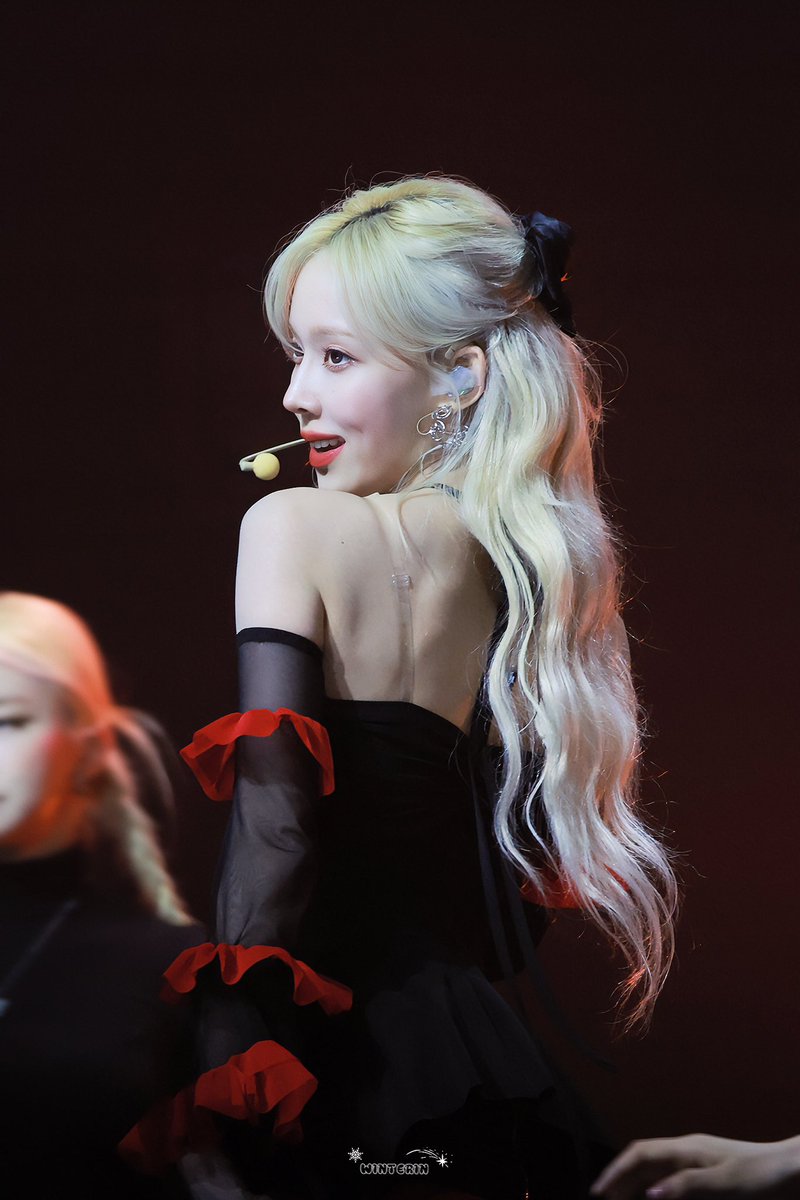 Minste1_'s tweet photo. 240330 KCON

예뿌다🎀

#윈터 #에스파 
#WINTER #aespa 
@aespa_official https://t.co/0ZzHApdtLN