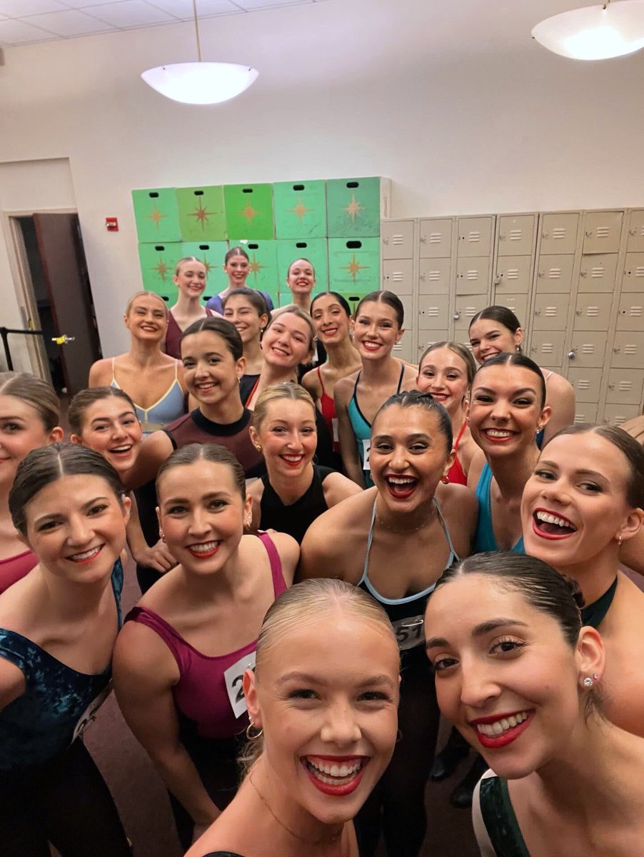 Rockettes tweet picture