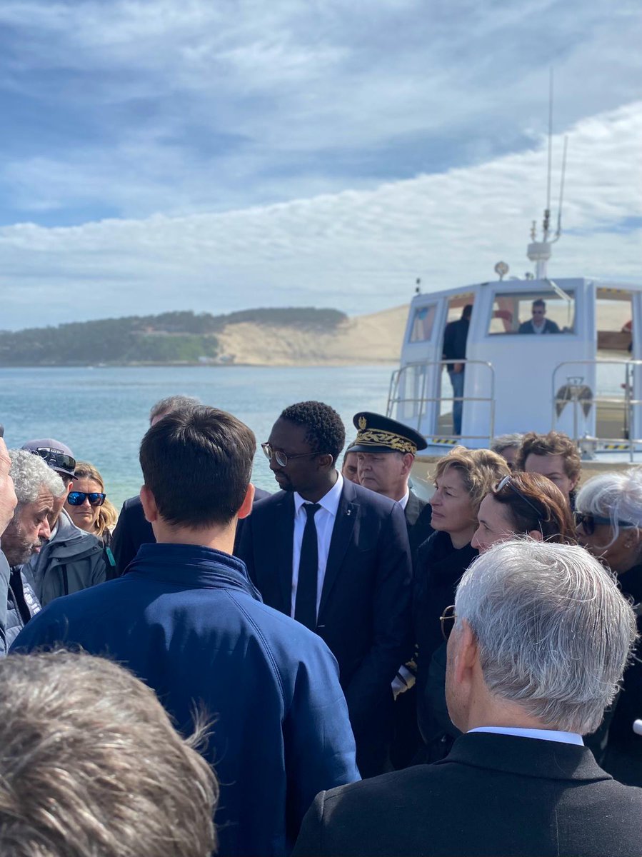 @HerveBerville, secrétaire d’État chargé de la Mer et de la Biodiversité, est à la rencontre des acteurs de la filière conchycole du Bassin d’Arcachon, durement touchée cet hiver par la crise du norovirus.