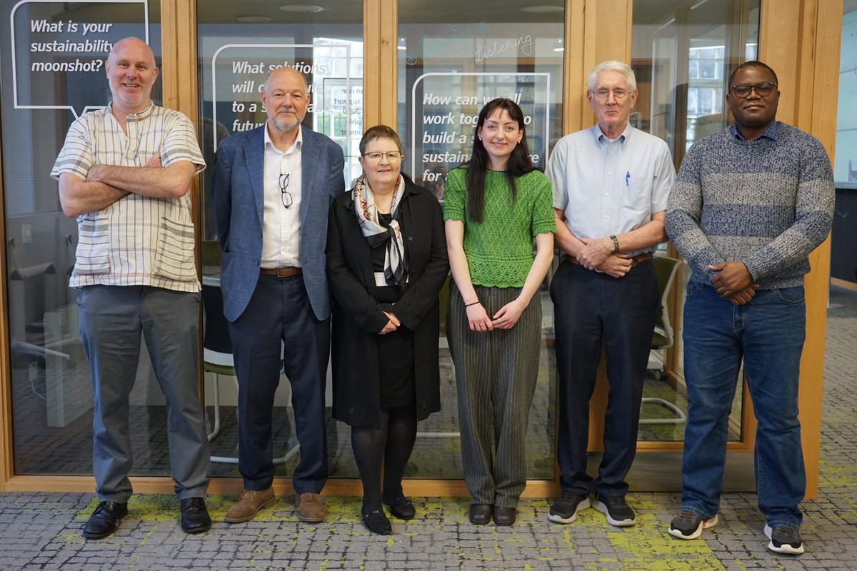 Delighted to host Richard Allan OBE for a seminar on combatting #malaria in the 21st century and celebrating his #PhD from @UCC! 🌍🦟 Global experts & UCC staff and students joined us for a lively discussion. Read: ucc.ie/en/sefs/news/2…