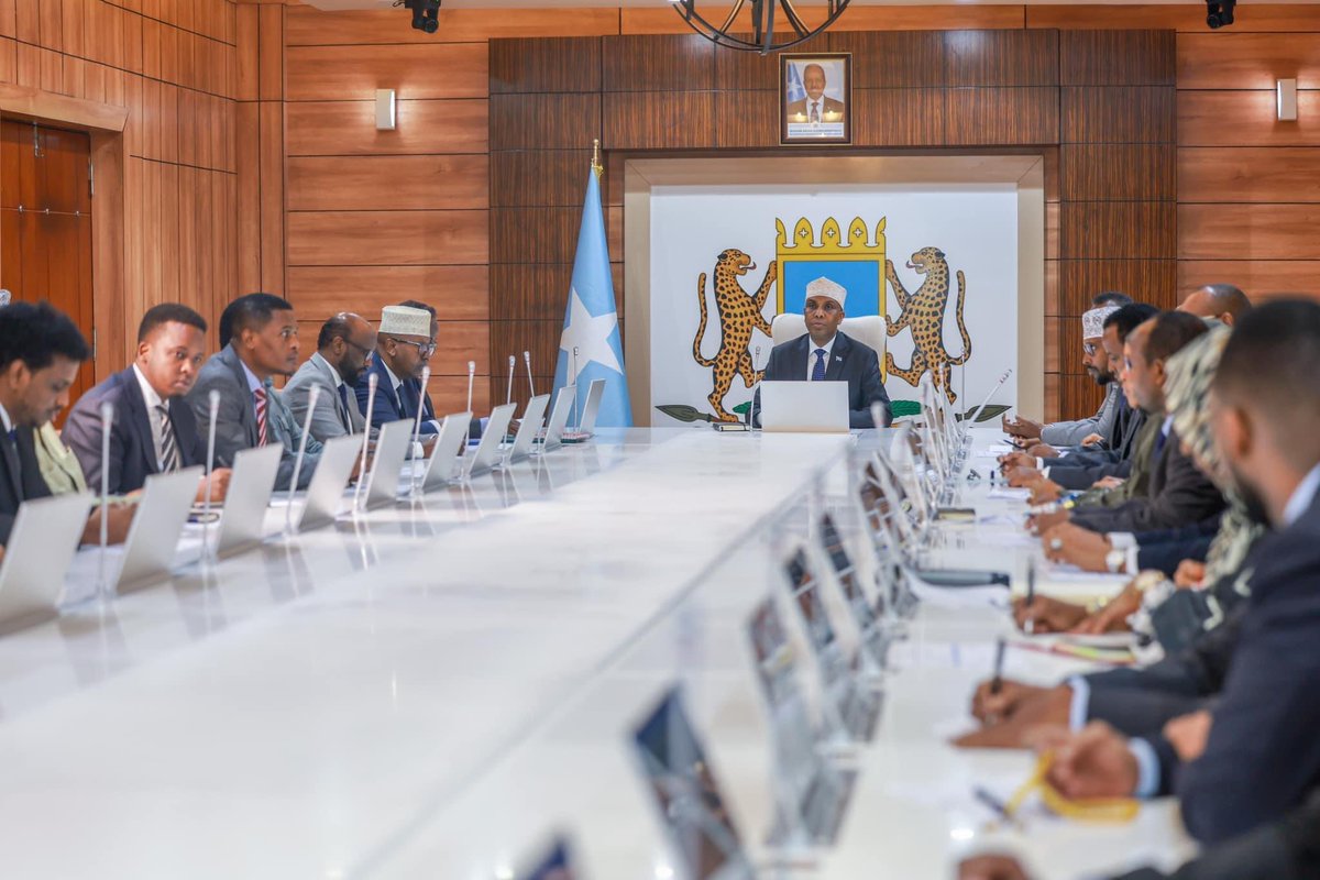 Due to continued violations of #Somalia's sovereignty, the FGS Cabinet has ordered the closure of Ethiopian consulates in Garowe & Hargeysa within a week. Also the Ethiopian Ambassador is required to go home for consultations. Somalia is committed to protect its sovereignty.