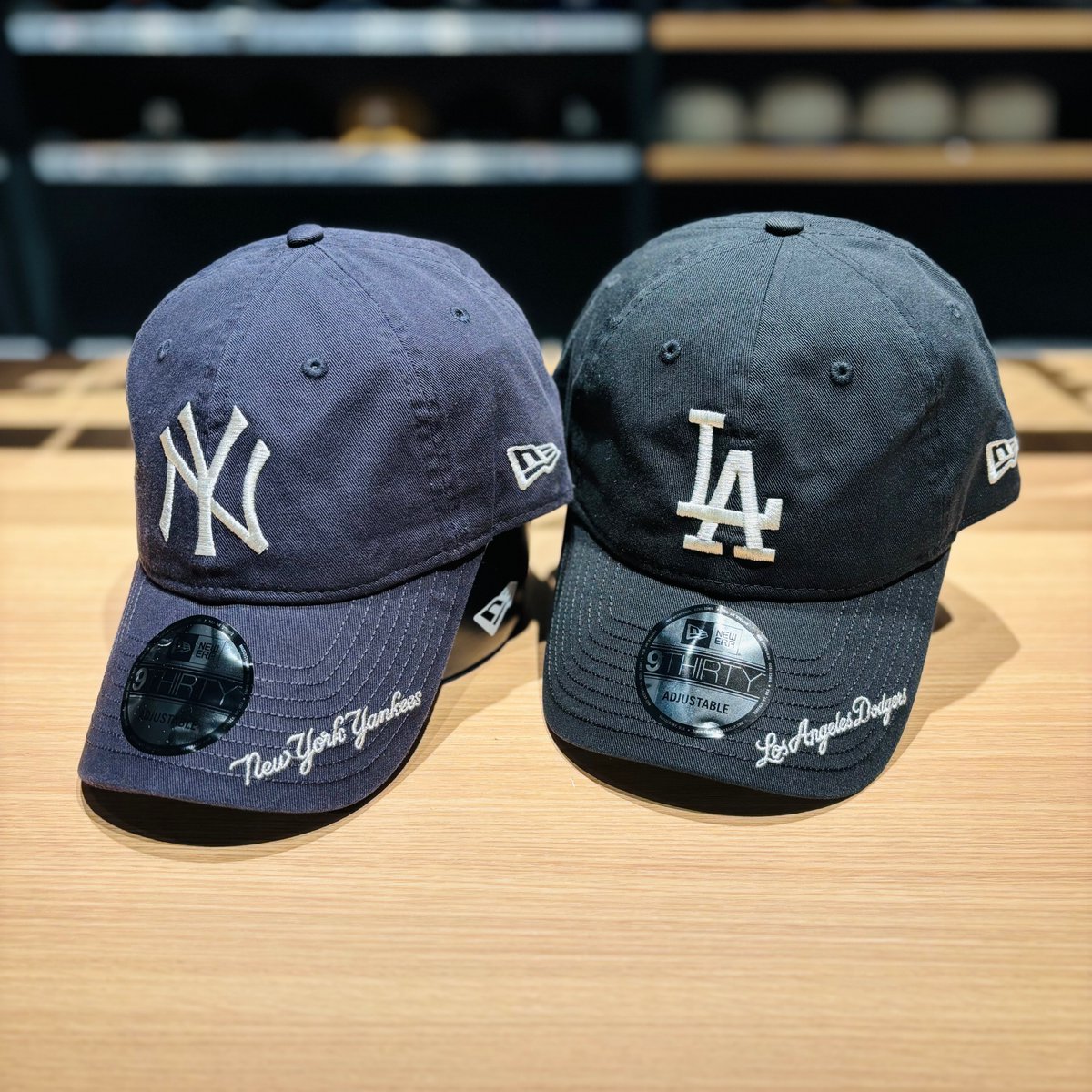 NewEraSapporo's tweet photo. 【MLB Visor Logo】
バイザーに球団名を刺繍でデザインしたコレクションが登場。
染色糸を使用したイタリアンウォッシュ仕様で、使い込んだような着用感が特徴。
リアのクロスストラップでサイズ調整が可能です。
#ニューエラ札幌 #MLB #9THIRTY https://t.co/KLKTdQ1s3Q