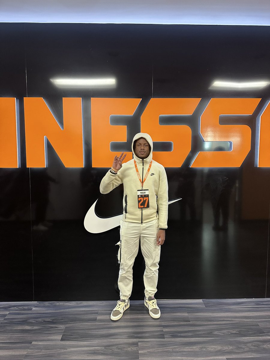 After a great visit @Vol_Football thankful to receive an offer from the university of Tennessee @CoachTimBanks @TimmyBreaker3 @CoachKelseyPope @RivalsFriedman @adamgorney @ChadSimmons_ @TheUCReport @TheJuiceOnline @mccarthy_report @BobbyDeren @DemetricDWarren