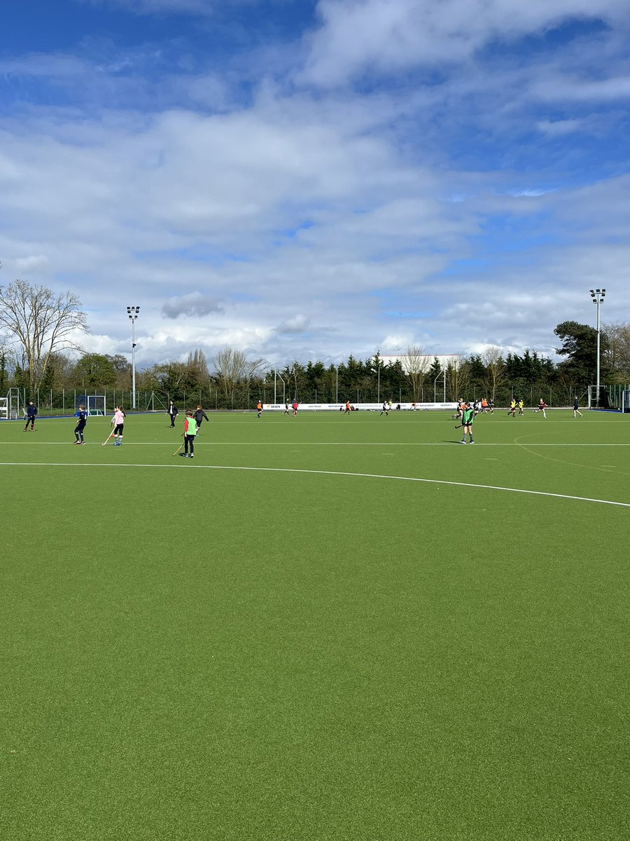 Blue sky, sun &amp; hockey = 😁😁😁