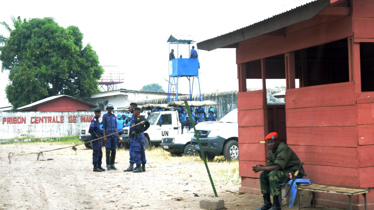 ReelleInfo's tweet photo. Plus de 100 détenus ont déjà perdu la vie cette année dans les prisons de la République démocratique du Congo, a déclaré mercredi un responsable des droits de l'homme de l'ONU.

Lire sur: https://t.co/rNI6tGzGZZ https://t.co/ukMOLmlCuP