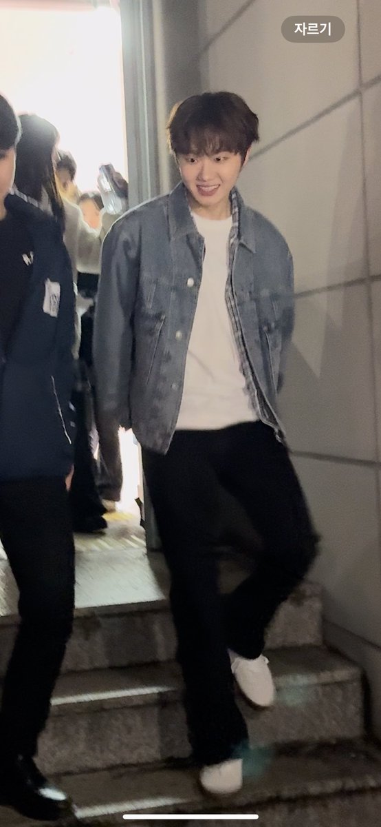 silver__h9's tweet photo. 건치 구다사이 .. ~
퇴근 구다사이 .. ~
청남방 구다사이 .. ~ https://t.co/X6qAroxmwG
