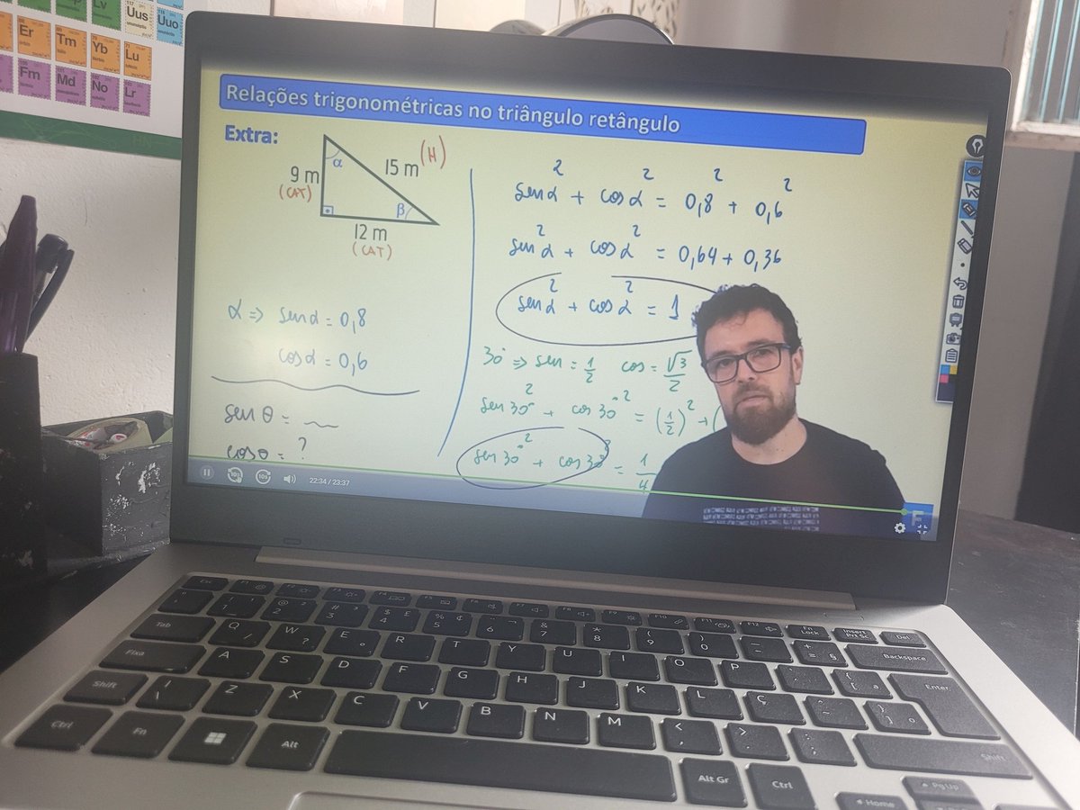 matheustudy's tweet photo. pelo amor de deus se esse homem abre um curso de matemática eu pago, eu pagooooooooooooooo https://t.co/CgJMDoQBVT